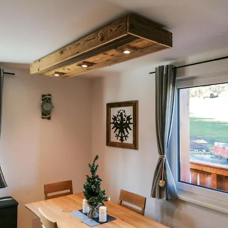 Schone Zeit Apartment